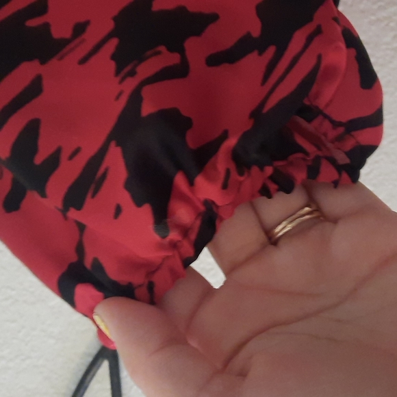 HOST PICK!! NWT Worthington Red and Black blouse  *BOGO* - Picture 4 of 5